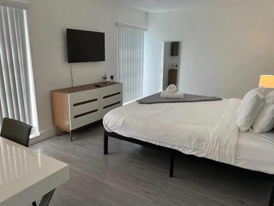 Designer River View Apartments Форт-Лодердейл Экстерьер фото